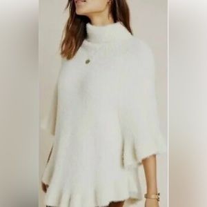 Anthropologie Akemi + Kin Fuzzy Poncho One Size Excellent Condition